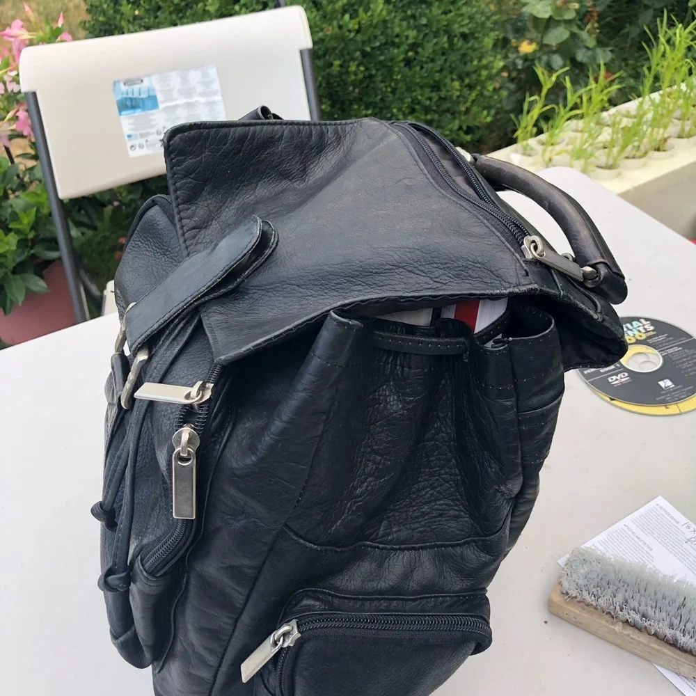 Men's genuine Black Leather To Load Backpack Classic Travel Bag